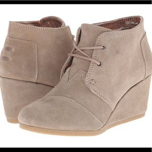 Toms Desert wedge booties 6.5